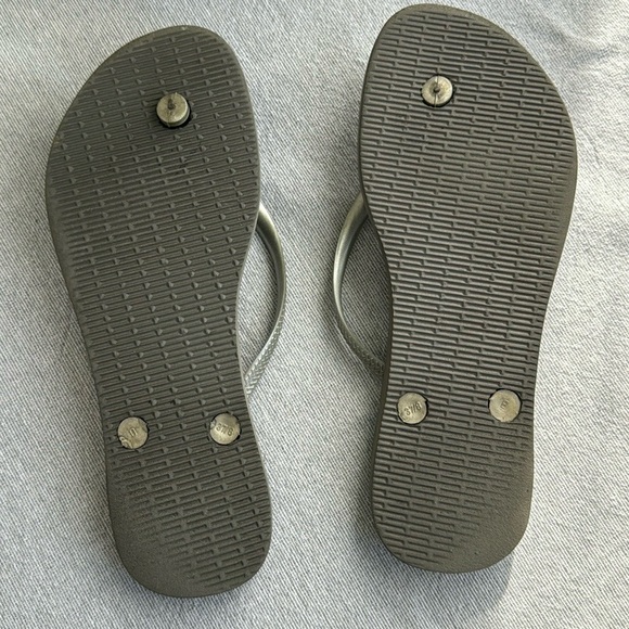 Havaianas Women Silver Slim Flip Flops - Picture 3 of 5